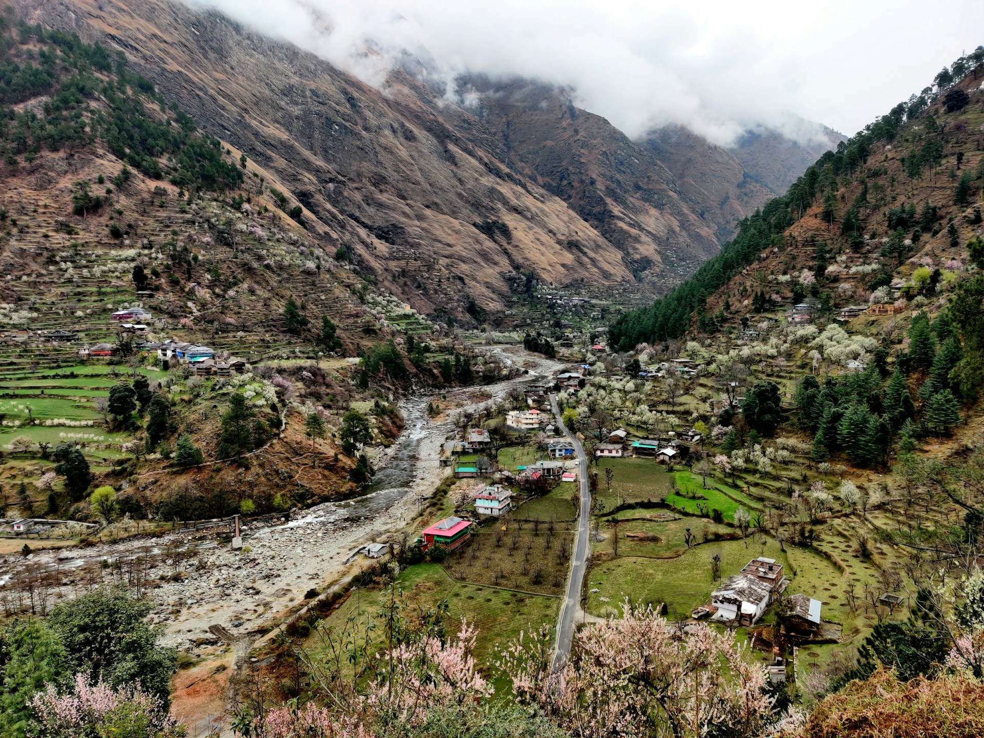  Tirthan Valley